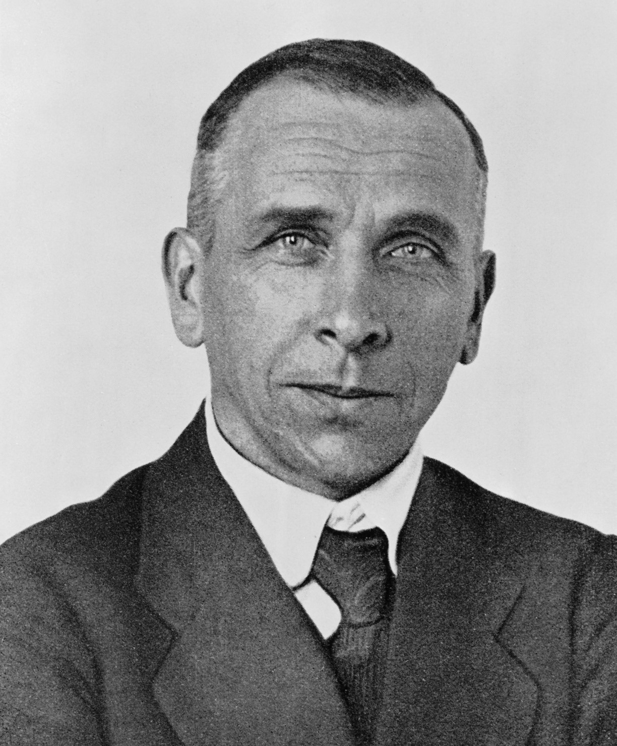 Imagem de referência relacionada a Alfred Wegener, item descrito como climatologista e geofísico alemão (1880-1930)