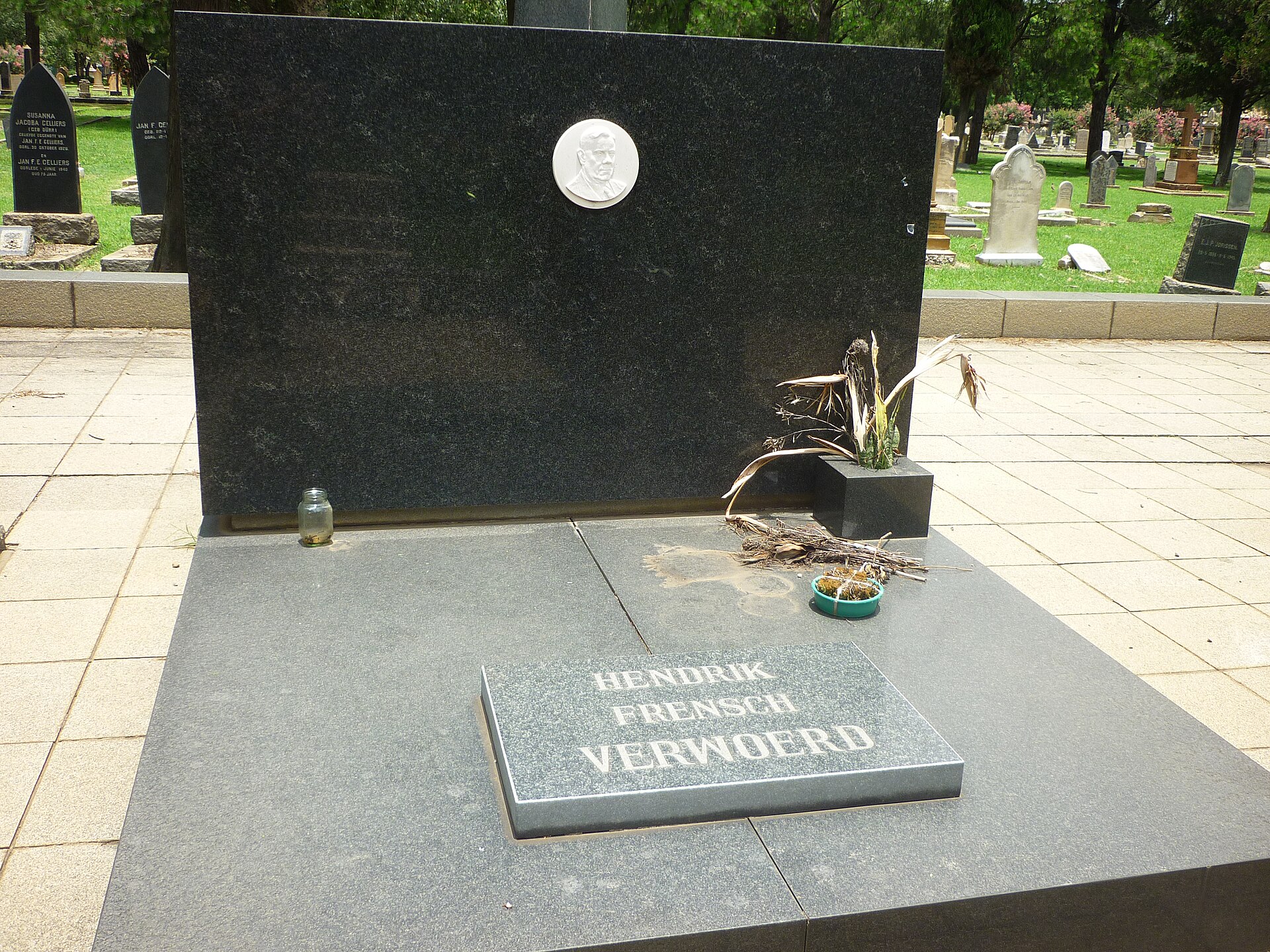 Imagem de referência de Hendrik Frensch Verwoerd, descrito nos dados abertos como primeiro-ministro da África do Sul de 1958 até seu assassinato em 1966
