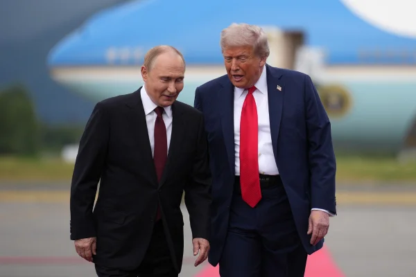Zelensky: decisão de Trump sobre diesel russo “não demonstra boa-fé” - destaque galeria
