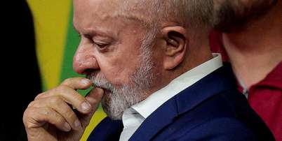 Lula com m&atilde;o na boca, pensativo Foto: REUTERS/Brian Snyder / BBC News Brasil