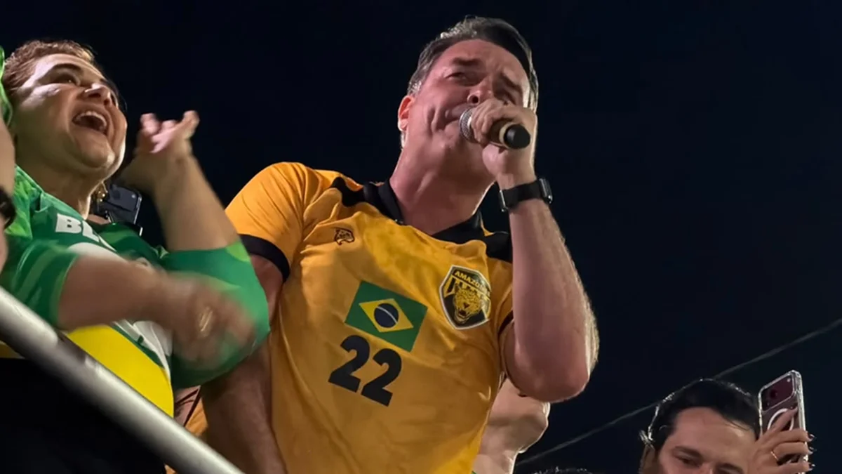 Flávio prepara ofensiva com influenciadores e eleva investimento nas redes