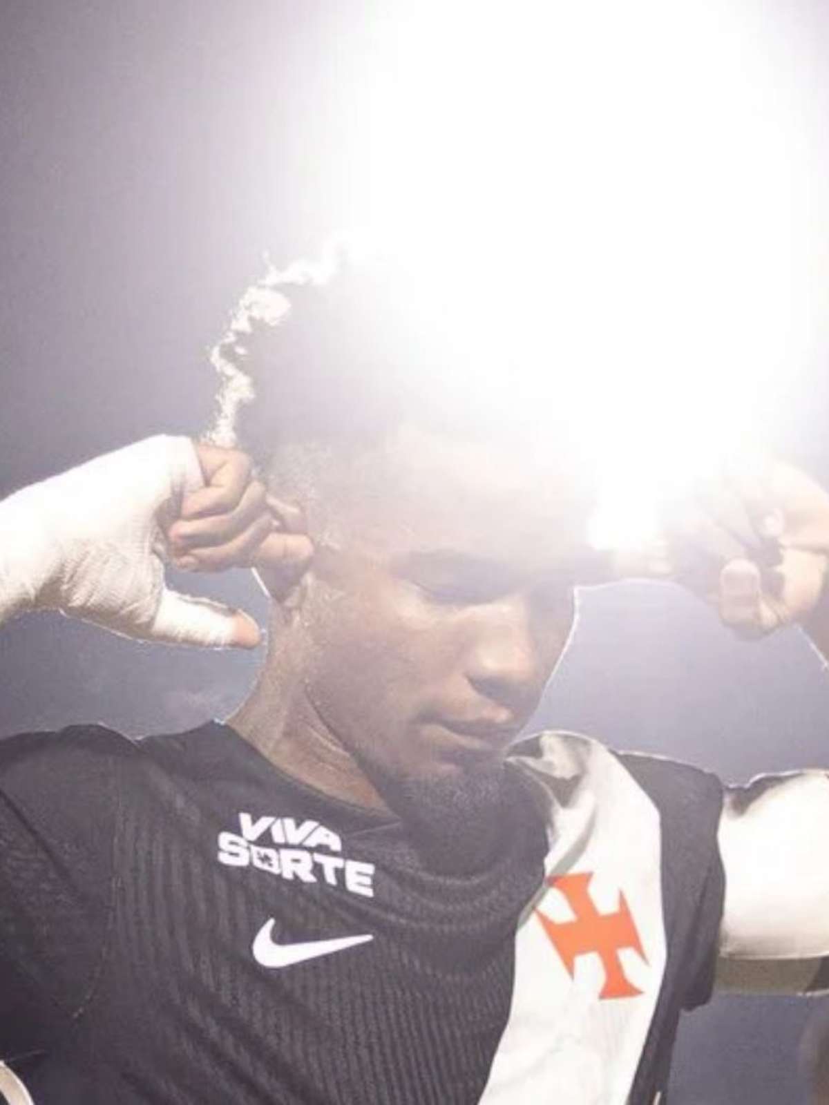 Thiago Mendes pede desculpas após queda do Vasco para o Boca Juniors; veja