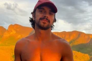 Rodrigo Simas grava participação em Quem Ama Cuida