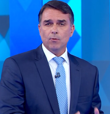 Flávio Bolsonaro (PL) durante o debate da TV Globo Foto: Reprodução / Globo