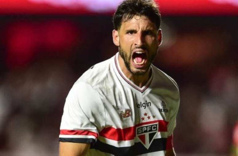 Calleri entra na lista dos 20 maiores artilheiros do São Paulo