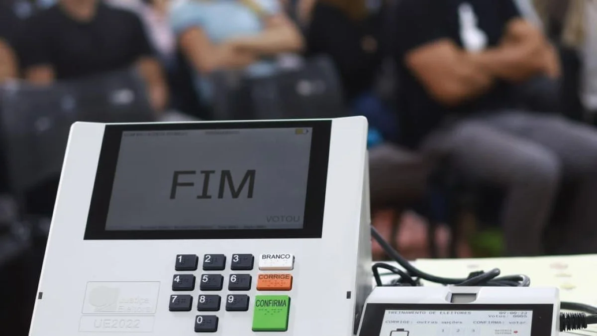 Desmobilização de mesários impede votação em cédulas de papel, diz TRE-DF