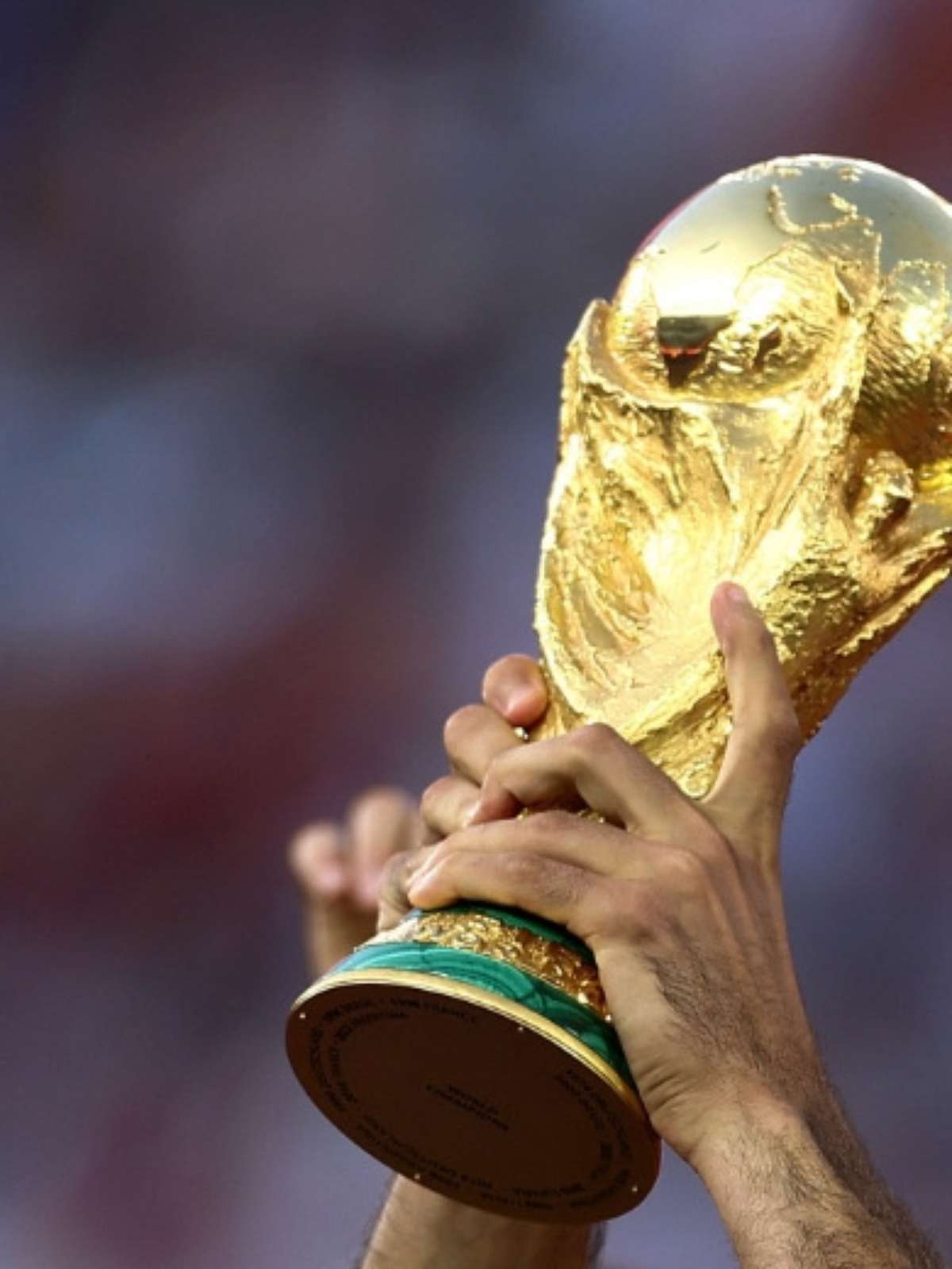 Mais da metade de jogadores e dirigentes monitorados na Copa receberam mensagens ofensivas, diz Fifa