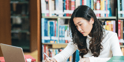 Adotar m&eacute;todos de estudo eficientes pode ajudar os estudantes a se prepararem melhor para o Enem Foto: BigBlues | Shutterstock / Portal EdiCase