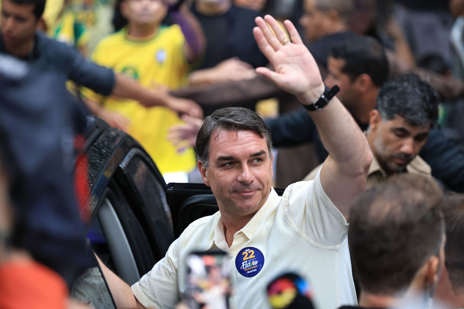 Imagem da matéria: Trump aprovou entrada de Flávio Bolsonaro nos EUA após derrota na eleição brasileira, diz fonte