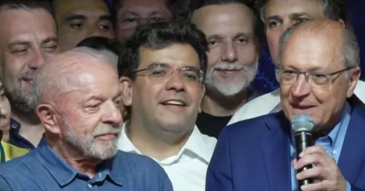 Alckmin discursa antes e diz que Lula ‘salvou a democracia’