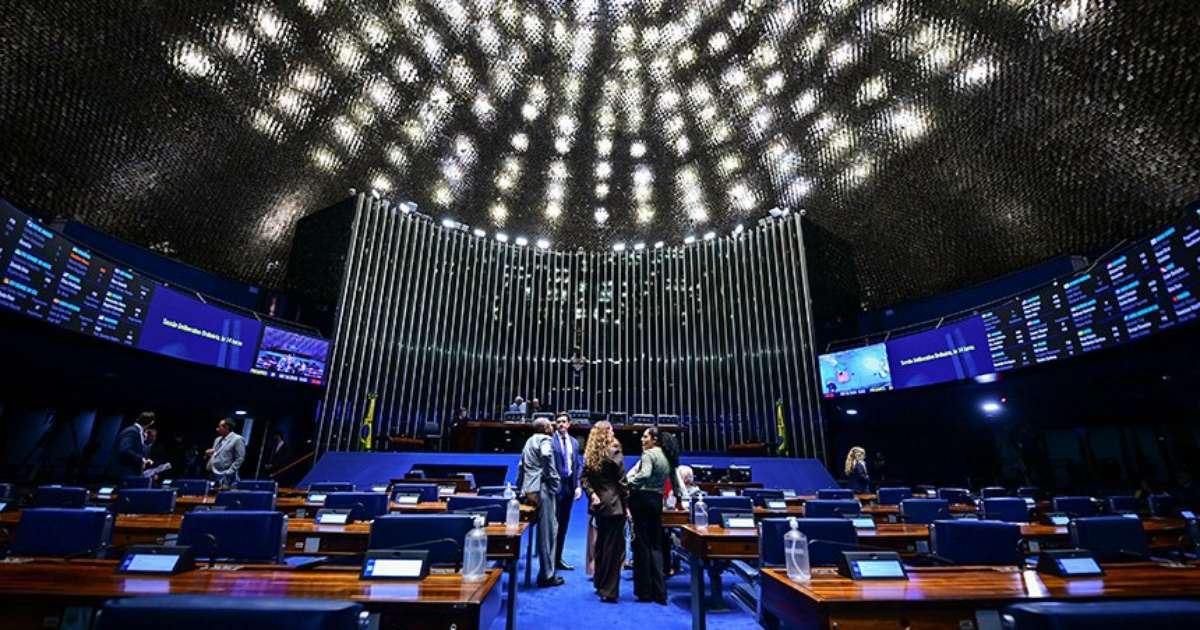 No radar da disputa entre Flávio e Lula, Senado vota hoje fim da escala 6x1