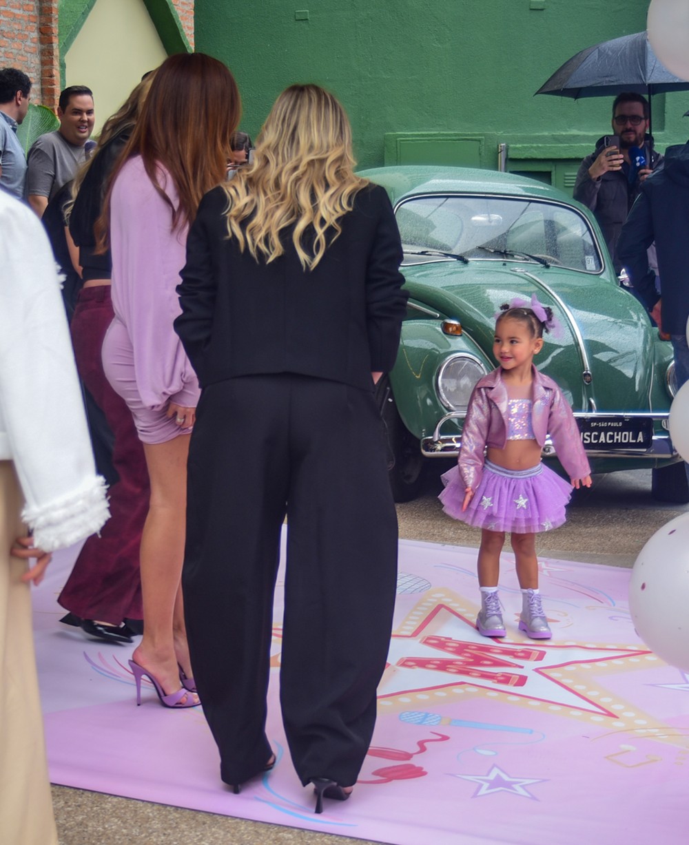Filha de Neymar e Bruna Biancardi, Mavie completa 3 anos e ganha festão com tema 'Show de Talentos' em São Paulo