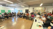 GDF faz reunião de emergência após incêndio em galpão de recicláveis