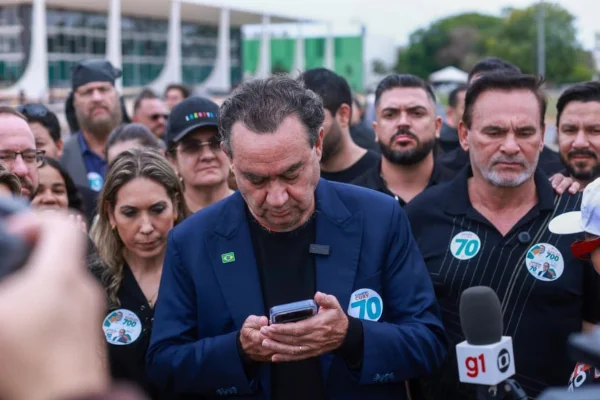 Augusto Cury conversa com Flávio e decide apoiar senador no 2º turno - destaque galeria