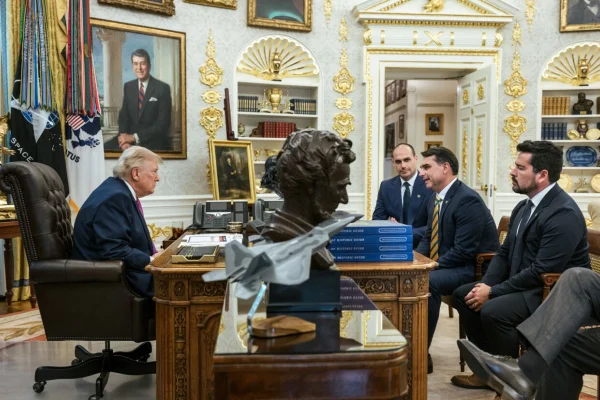 EUA: democratas dizem que Trump tenta influenciar eleições no Brasil - destaque galeria