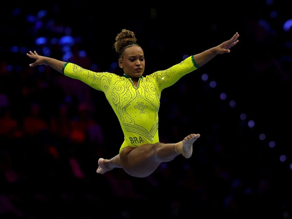 Mundial: Flávia e Rebeca brilham, e Brasil se aproxima da final por equipes