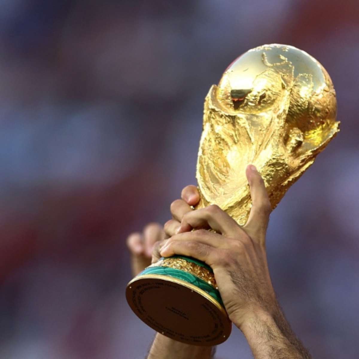 Mais da metade de jogadores e dirigentes monitorados na Copa receberam mensagens ofensivas, diz Fifa