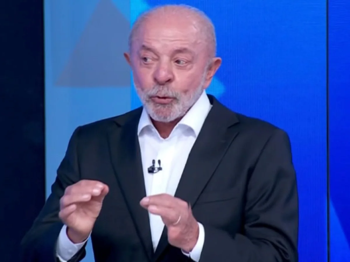 Lula rebate Flávio “Não vou permitir que um miliciano me chame de 9 dedos"
