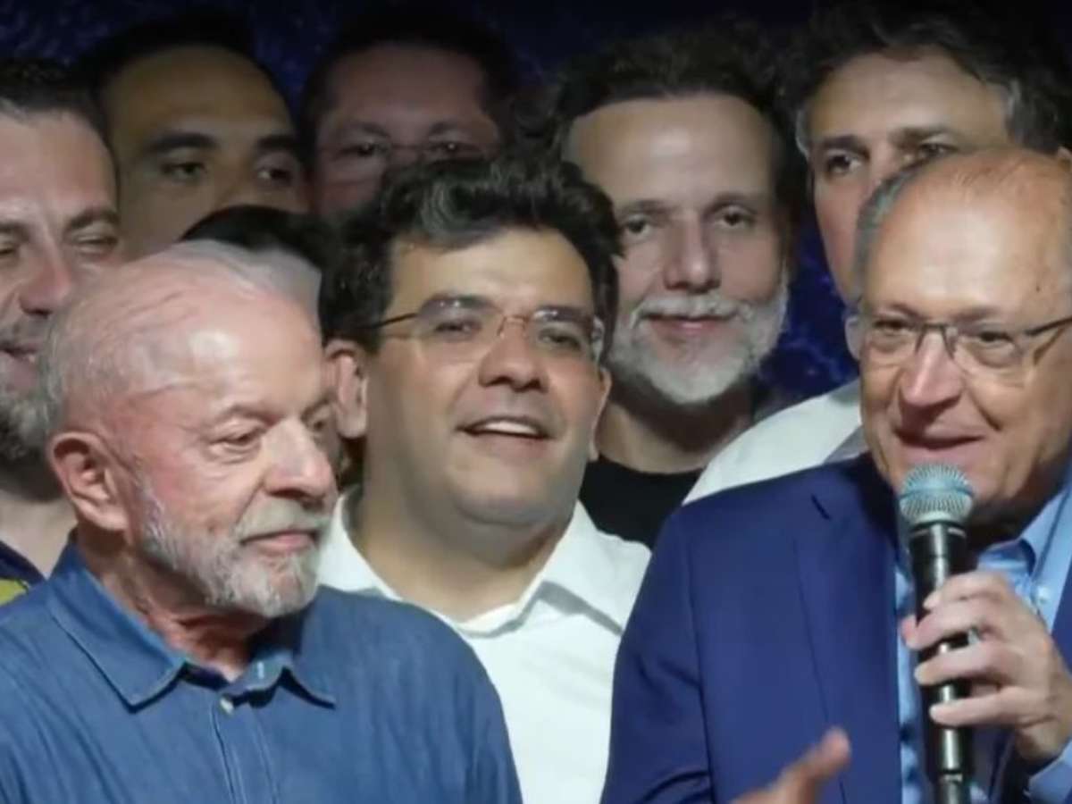 Alckmin discursa antes e diz que Lula ‘salvou a democracia’