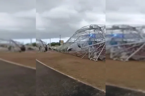 Imagem gigante de Nazaré desaba após forte chuva em Belém
