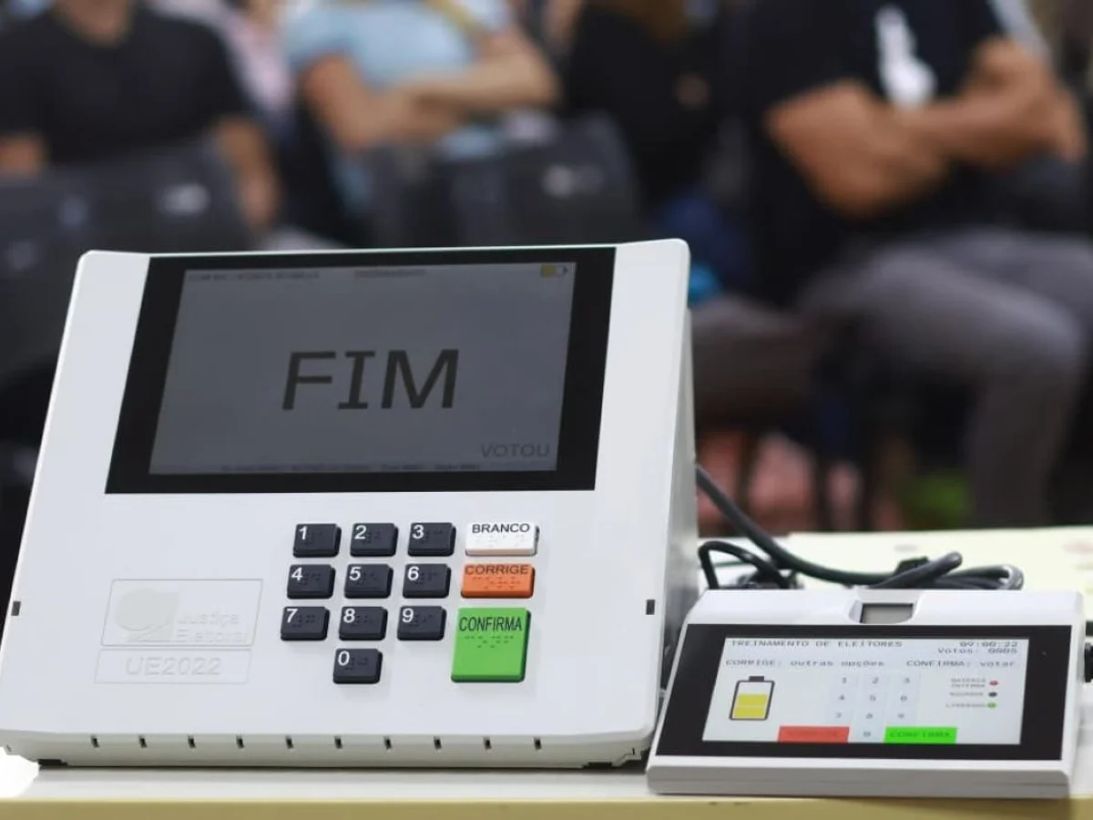 Desmobilização de mesários impede votação em cédulas de papel, diz TRE-DF
