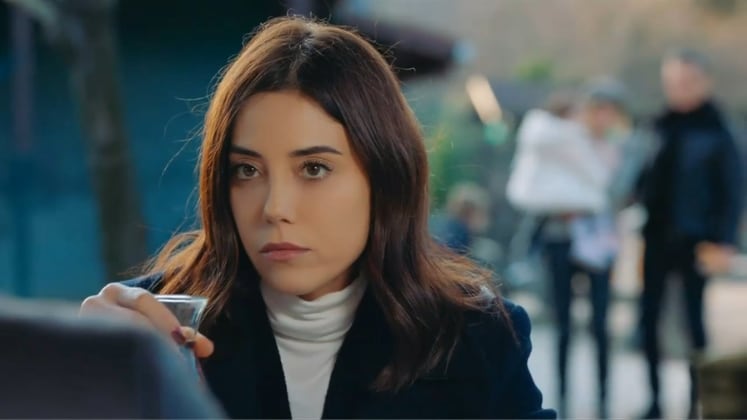 Em Iludida, aliança entre Volkan e Selçuk é exposta, e confronto termina em perseguição