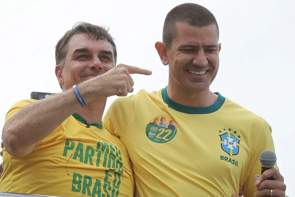 douglas ruas e flavio bolsonaro