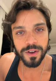 Rodrigo Simas grava participação em Quem Ama Cuida