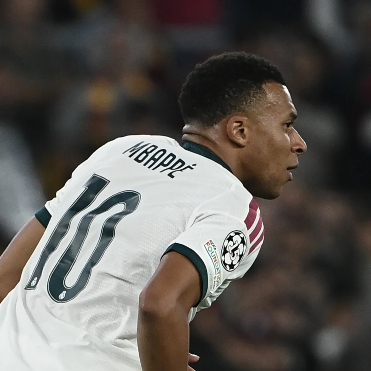 Mbappé ultrapassa Raúl e se torna o 5º maior artilheiro da Champions League