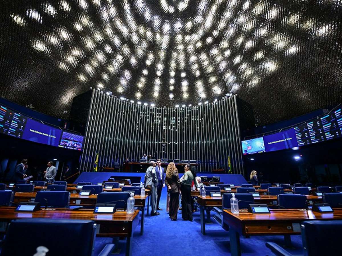 No radar da disputa entre Flávio e Lula, Senado vota hoje fim da escala 6x1