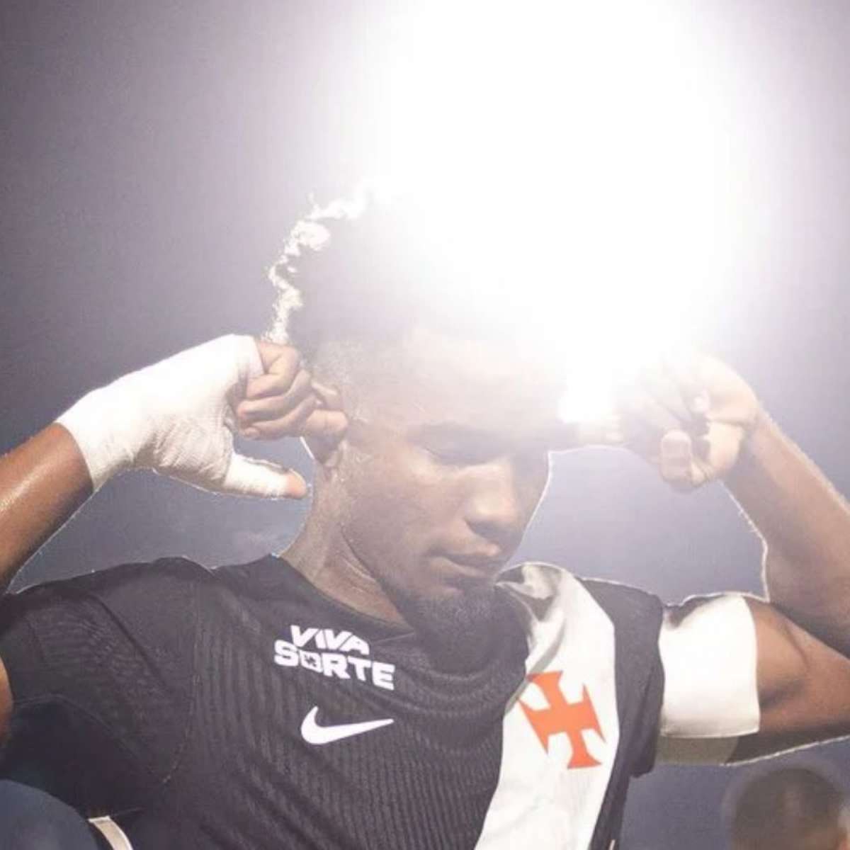 Thiago Mendes pede desculpas após queda do Vasco para o Boca Juniors; veja