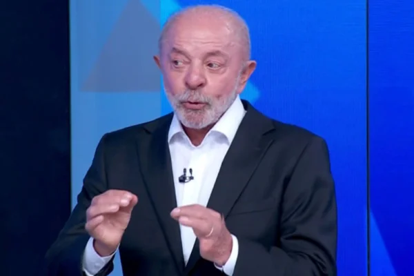 Lula rebate Flávio “Não vou permitir que um miliciano me chame de 9 dedos"