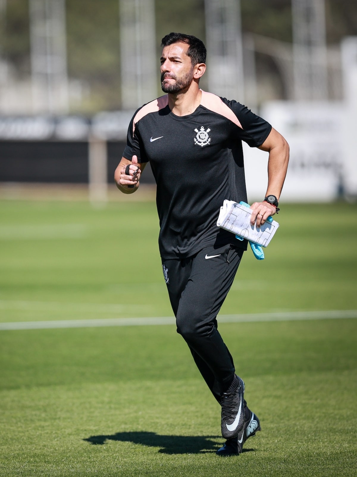 Corinthians troca de interino e terá Léo Porto no comando contra o Vitória; conheça o auxiliar